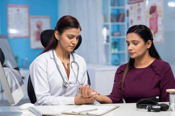 Indian, Doctor, Young woman, doctor clinic, Female Doctor, talking